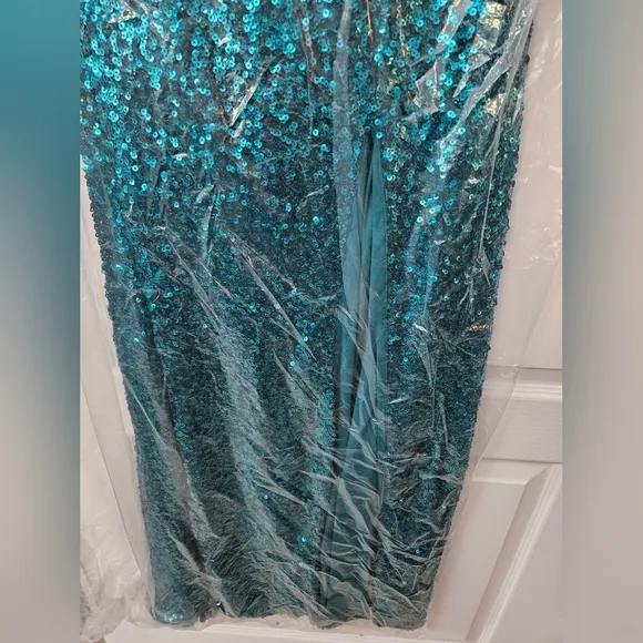 Morgan &amp; Co Colette Sequined Gown w/ Corsette Top &amp; High Slit peacock SZ 13 NEW