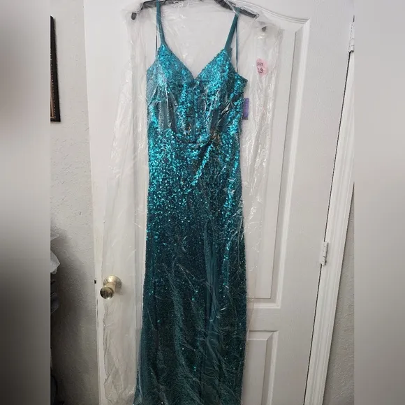 Morgan &amp; Co Colette Sequined Gown w/ Corsette Top &amp; High Slit peacock SZ 13 NEW