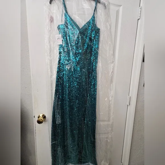 Morgan &amp; Co Colette Sequined Gown w/ Corsette Top &amp; High Slit peacock SZ 13 NEW