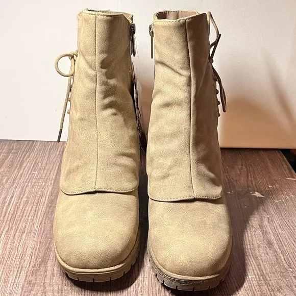 MUK LUKS Womens Lucy Lilith Boots SZ 7 NEW Taupe Mid Shaft Side Zip Block Heel