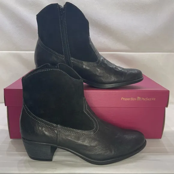 Munro Black Leather Suede Side Zip Ankle Boots