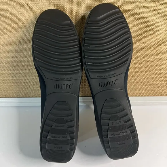 Munro Traveler Stretch Fabric Comfort Quality Flats Navy Size 8.5 M