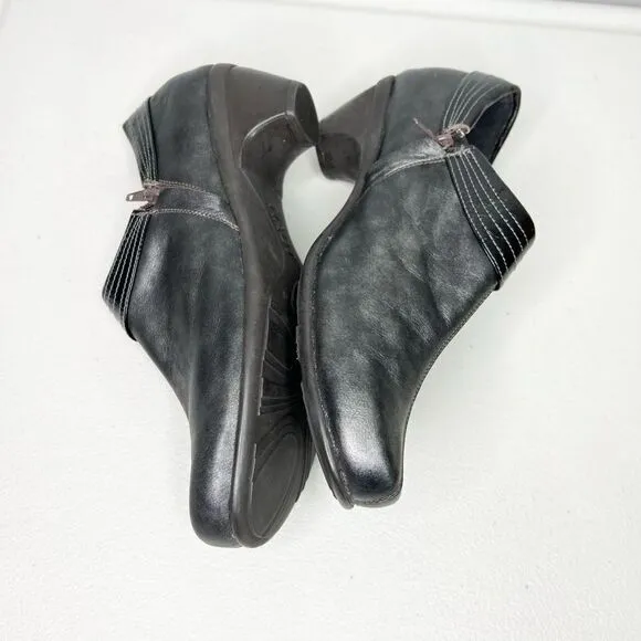 Naot Ankle Boots Womens 41 Black Medallion Accent Side Zip Almond Toe Leather