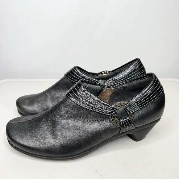 Naot Ankle Boots Womens 41 Black Medallion Accent Side Zip Almond Toe Leather