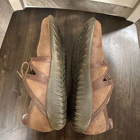 Naot Koru Timu/ 11147 Antique Brown/Toffee Brown Suede Leather Flats size 39 / 8