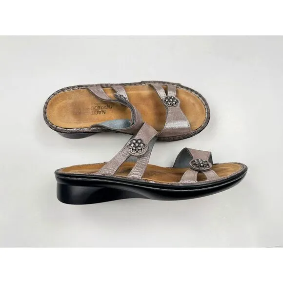 Naot Melody Metallic‎ Sandals Women 38 US 7-7.5 Embellished Comfort Silver Flats