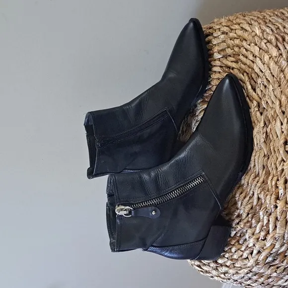 Napoleoni Womens Black Leather Ankle Boots Point Toe Side Zip 1.5&quot; Heel EU39/8.5