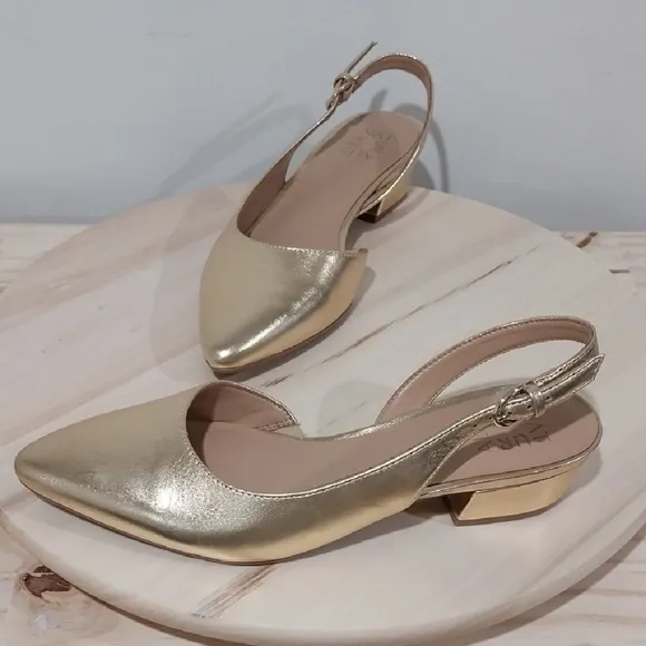 Naturalizer Banks Kitten Heel Shoes Size 7 Gold Leather Pointed Toe Slingback