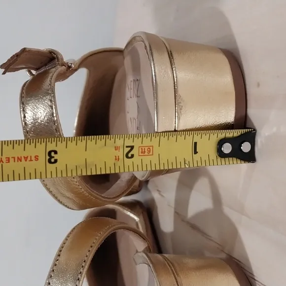 Naturalizer Banks Kitten Heel Shoes Size 7 Gold Leather Pointed Toe Slingback