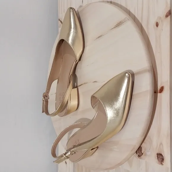 Naturalizer Banks Kitten Heel Shoes Size 7 Gold Leather Pointed Toe Slingback