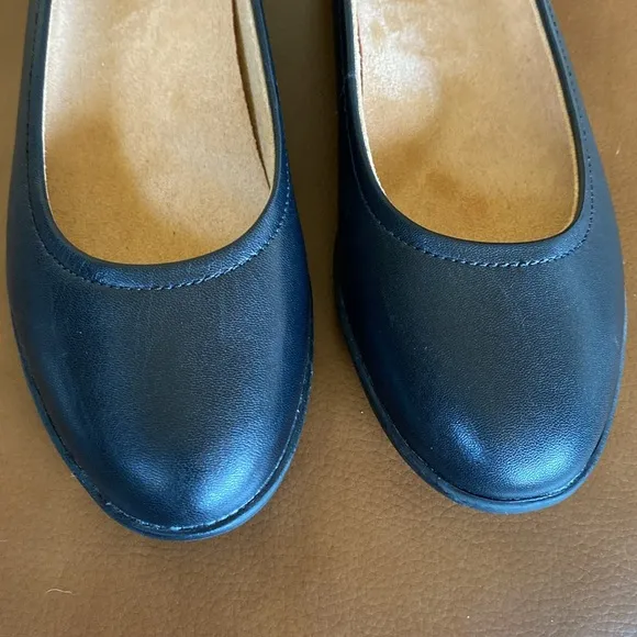 Naturalizer Black leather Women's Ballet Flats size 8.5