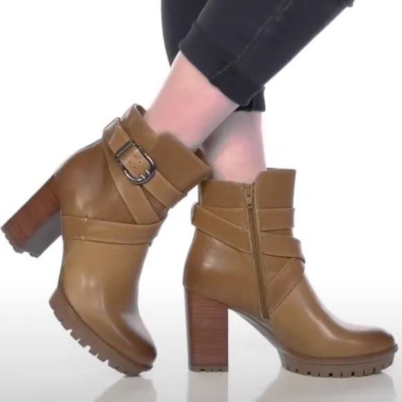 NATURALIZER LYRA Lug Sole Leather Platform Block Heel Boots 6 Tan Brown Buckle