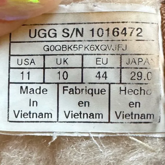 Neumel Uggs | Chestnut | Size 11 US/ 44 EU |