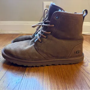 Neumel Uggs | Chestnut | Size 11 US/ 44 EU |