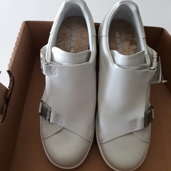 (New) Adidas Sneakers