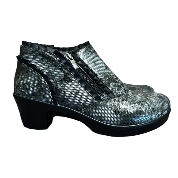 NEW Alegria by PG Lite Hannah Black and Silver Floral Textured Boots Sz 39 9/9.5