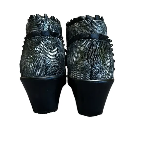 NEW Alegria by PG Lite Hannah Black and Silver Floral Textured Boots Sz 39 9/9.5