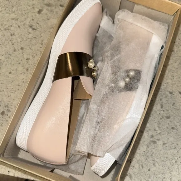 New ▶️ ALL BLACK ◀️  Pink Shimmer Pearl  Slip On Shoes. 38.5
