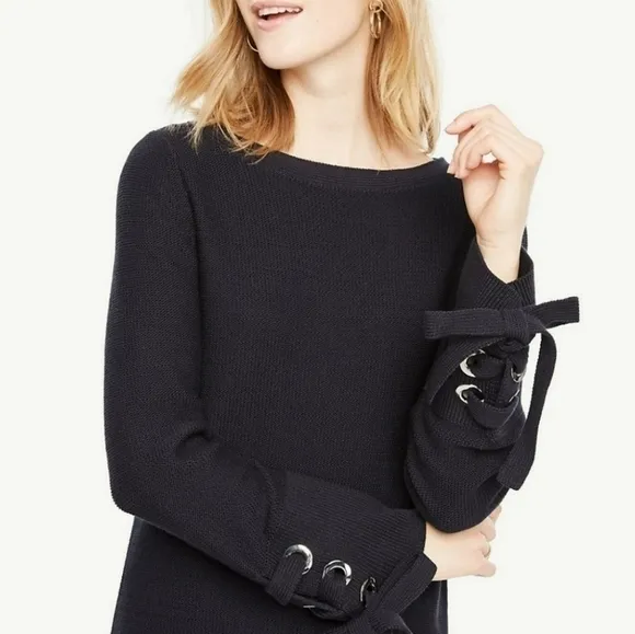 NEW! ANN TAYLOR Navy Knit Grommet Long Sleeve Sweater Medium.