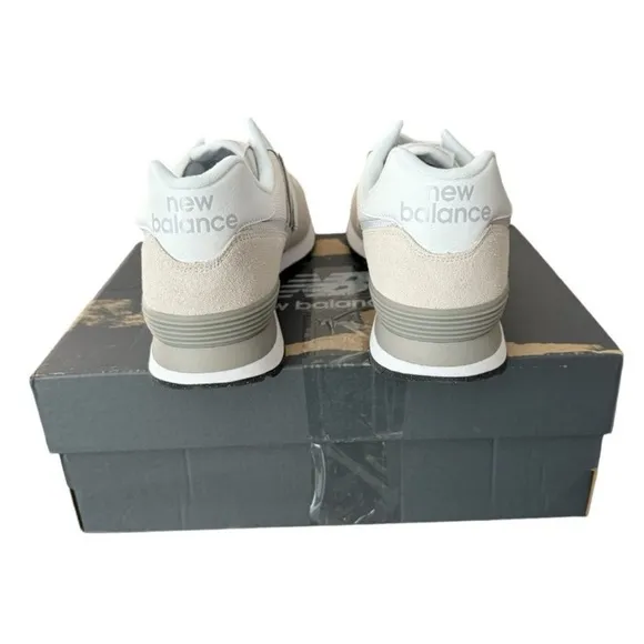 New Balance 574 Core Classics Men's Size 13 Women Size 11.5 Sneakers ML574EVW