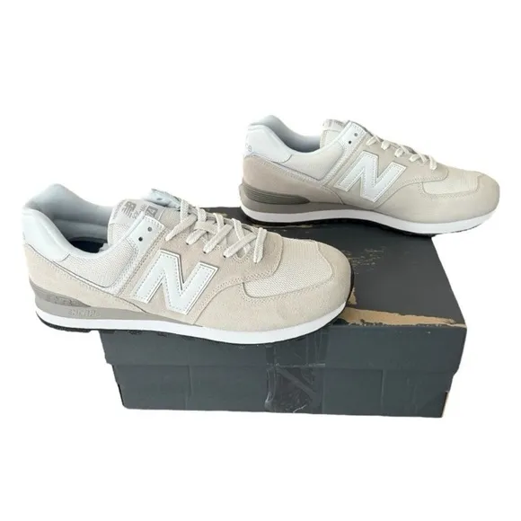 New Balance 574 Core Classics Men's Size 13 Women Size 11.5 Sneakers ML574EVW