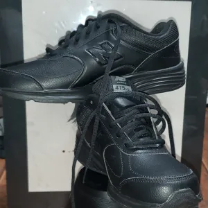 New Balance Men's Black Athletic Shoes