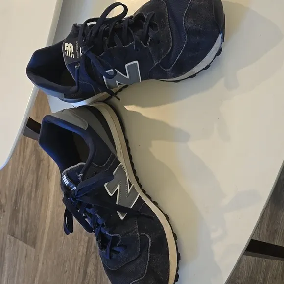 New Balance Men's Navy Sneakers size 12 mens