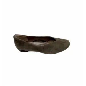 NEW BELLA COMFORTO women's emma slip-on shoes in taupe