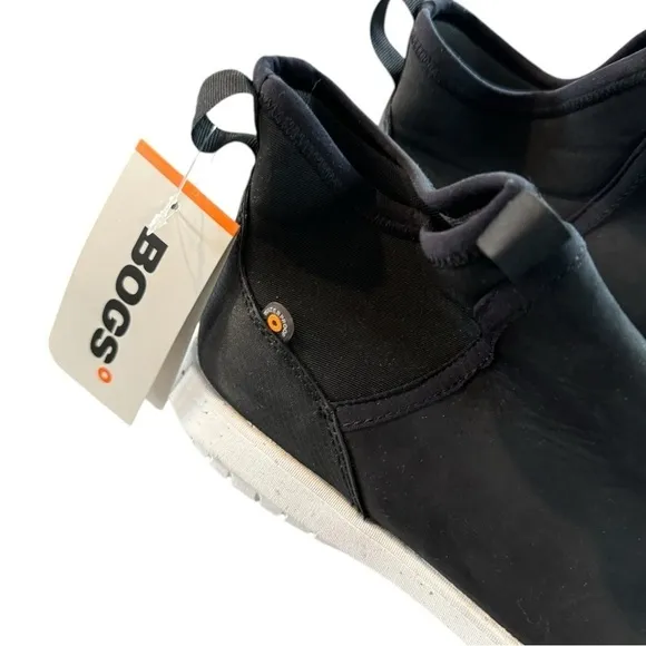 New! BOGS Juniper Chelsea Snow Slip On Boot Sneakers