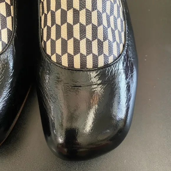 New Chie Mihara Pump in Black / Platinum in Size EU 39.5 / US 9
