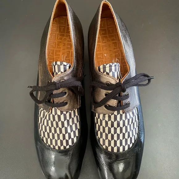 New Chie Mihara Pump in Black / Platinum in Size EU 39.5 / US 9