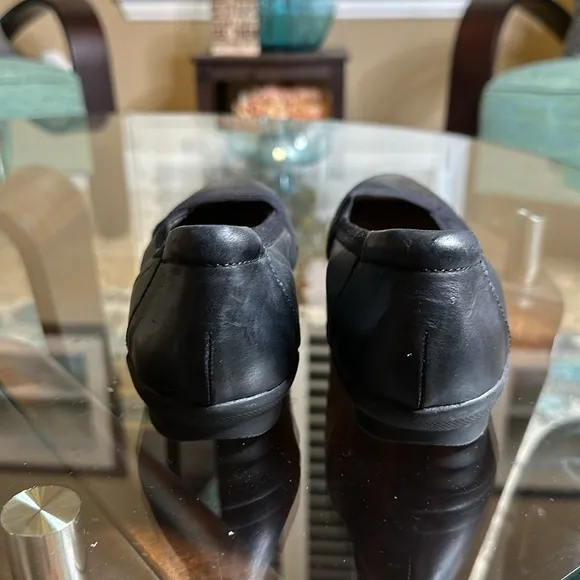 New! Clark’s Collection Leather Ballet Flats - Sara Erin in black size 8