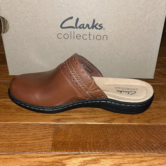 NEW Clarks Leather Laurieann Ease Slip On Mule Flats Dark Tan Women’s Size 5.5
