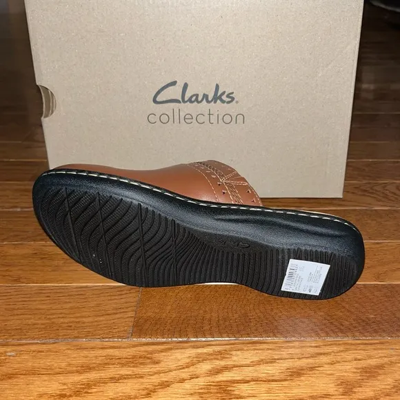 NEW Clarks Leather Laurieann Ease Slip On Mule Flats Dark Tan Women’s Size 5.5