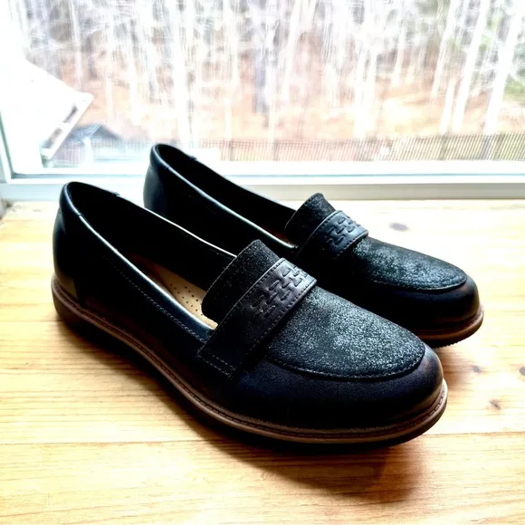 NEW Clarks Womens Raisie Jump Slip-On Loafer Black Flat Shoes 9.5