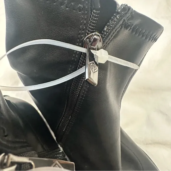 NEW Donald J‎ Pliner Cattie Black Nappa Stretch Leather Boot Size 10 Reg $258
