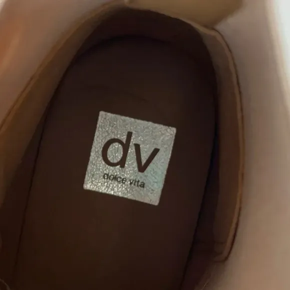 NEW DV Dolce Vita Fury Lug Booties Boots Size 5 Gold Side Zip