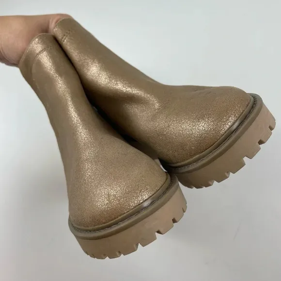 NEW DV Dolce Vita Fury Lug Booties Boots Size 5 Gold Side Zip
