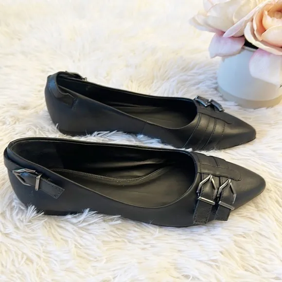 NEW Gianni Bini Black Leather Buckle Point toe ballet flats women size 6.5