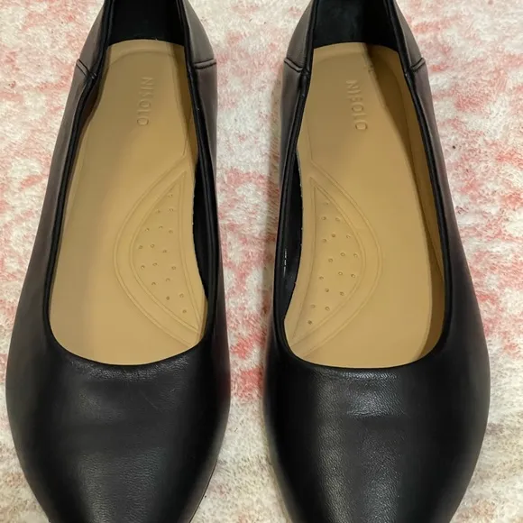 New In Box Nisolo Black Fina Pointed Toe Leather Flats Size 10 French Girl Style