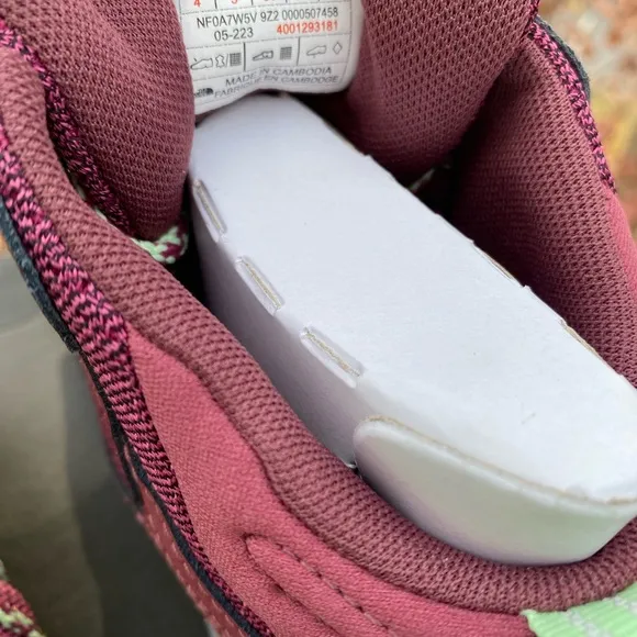 New The North Face Youth Fastpack Hiker MID WP Kids Hiking Shoes Youth Size: 2,4