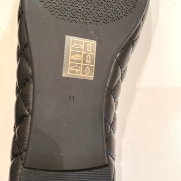 New Tory Burch Black Quilted Ballet Flats. Size 11. Dust bag included.