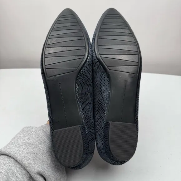 NEW VANELi Sz 9.5W Women’s Ganet Pointed Slip On Ballet Flats in Navy Print
