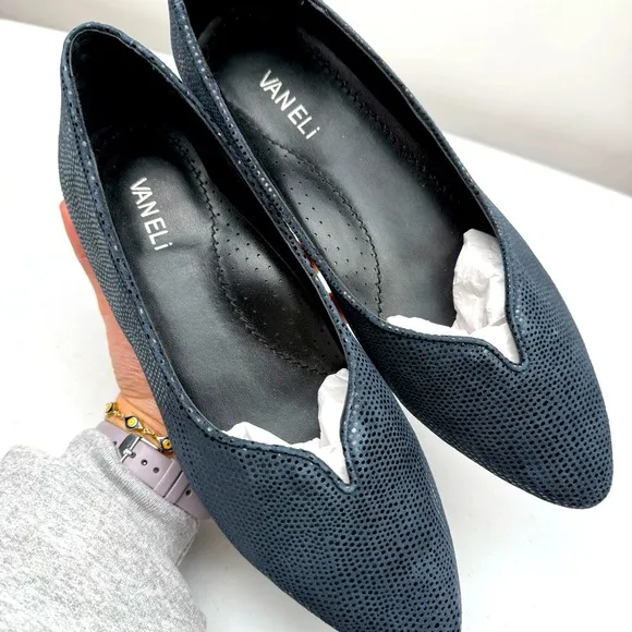NEW VANELi Sz 9.5W Women’s Ganet Pointed Slip On Ballet Flats in Navy Print