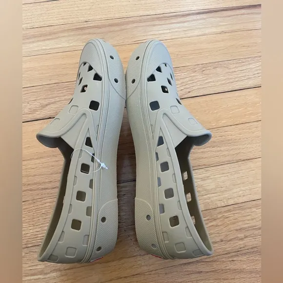 New Vans Slip-On TRK beige  Milieu Sneakers Water Shoes 2023 size 7men