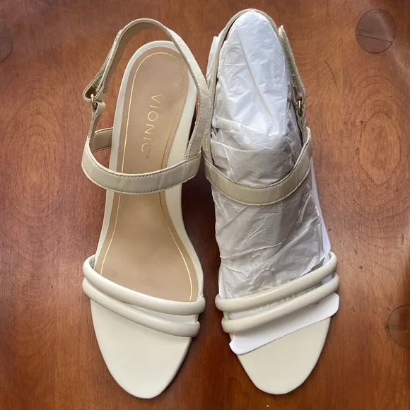 New! VIONIC Emmy Wedge Sandals in Cream Leather Women's Size 9.5