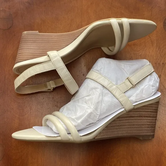 New! VIONIC Emmy Wedge Sandals in Cream Leather Women's Size 9.5