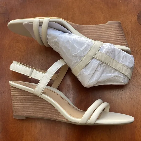 New! VIONIC Emmy Wedge Sandals in Cream Leather Women's Size 9.5