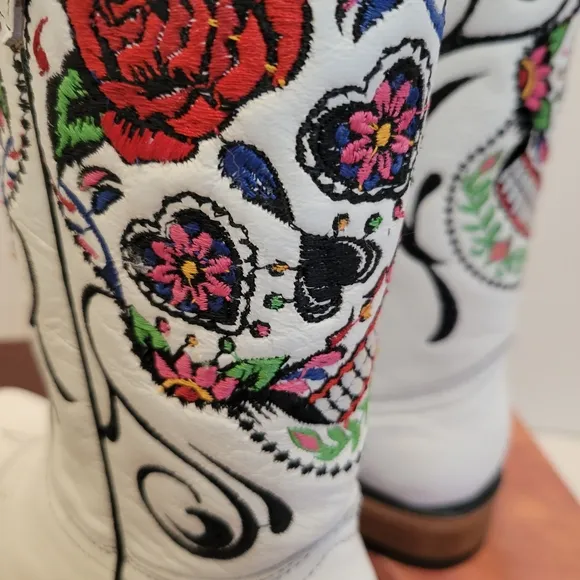 NIB Circle G Kids/Girls White Sugar Skull Square Toe Cowboy Boot Size 2 J7123