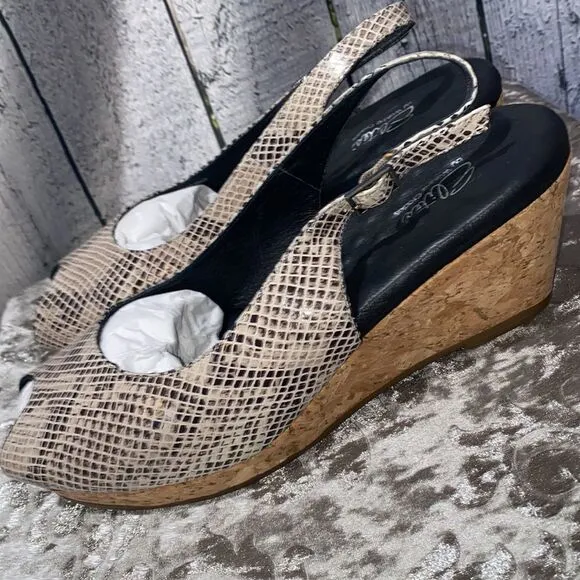 NIB Elites by Walking Cradle Leather Snakeskin slingback Wedges size 10.5